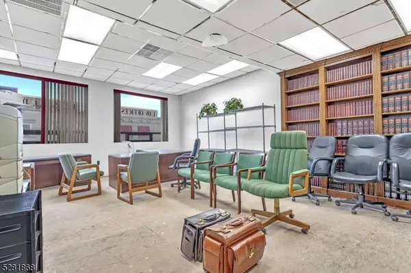 112 N Wood Ave, Linden City, NJ 07036