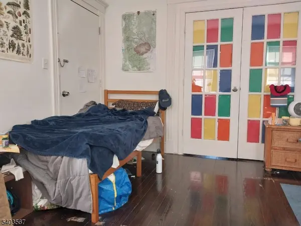 97 Easton Ave, New Brunswick City, NJ 08901