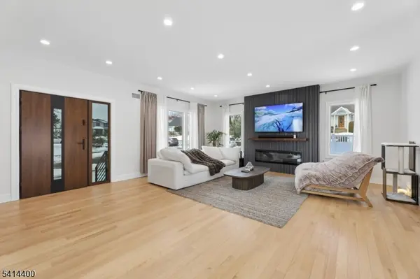 6 Hillside Ter, Wallington Boro, NJ 07057