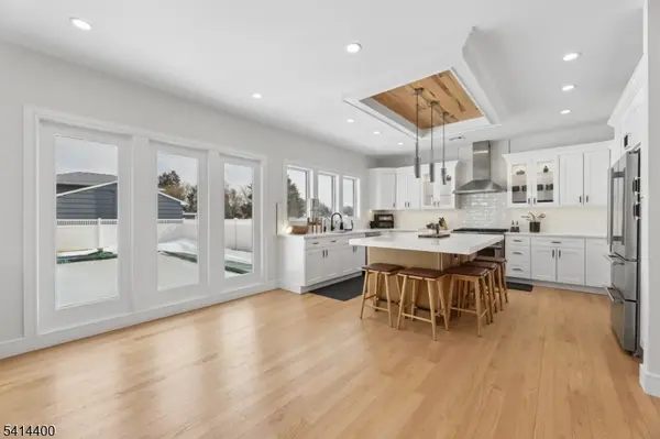 6 Hillside Ter, Wallington Boro, NJ 07057