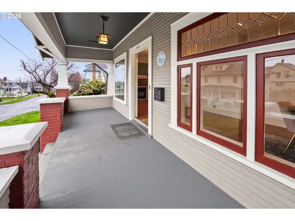 663 HARRISON AVE, Astoria, OR 97103