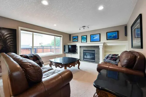 6 Royal Birkdale CT NW, Calgary, AB T3G 5R5