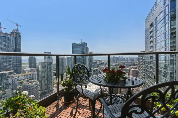 55 Mercer ST #4102, Toronto C01, ON M5V 0W4