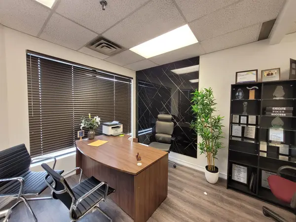 4300 Steeles AVE W #Unit 31, Vaughan, ON L4L 4C2