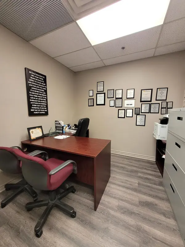 4300 Steeles AVE W #Unit 31, Vaughan, ON L4L 4C2