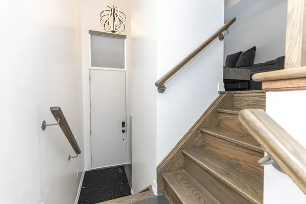 13 Caroline Carpenter GRV, Toronto W05, ON M3K 0B1