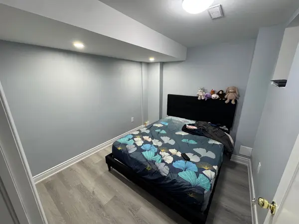 17 Capistro ST, Brampton, ON L7A 3J2