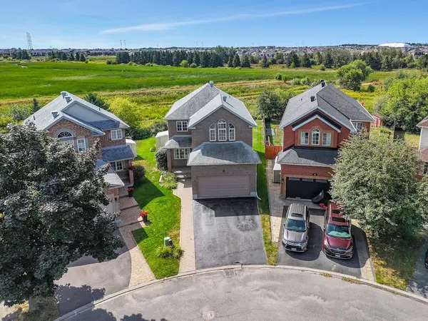 22 Dunnet CT, Kanata, ON K2V 1B5