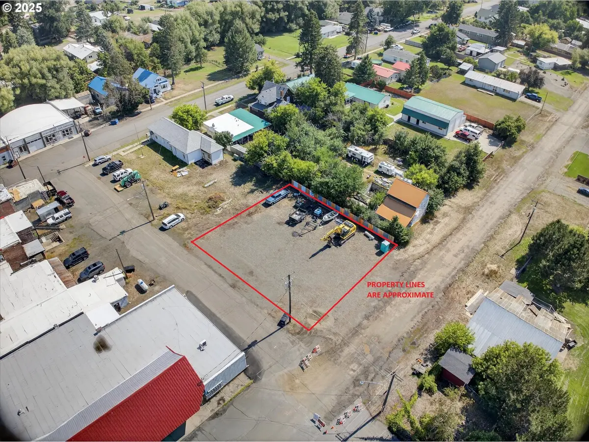 101 S PINE ST, Wallowa, OR 97885
