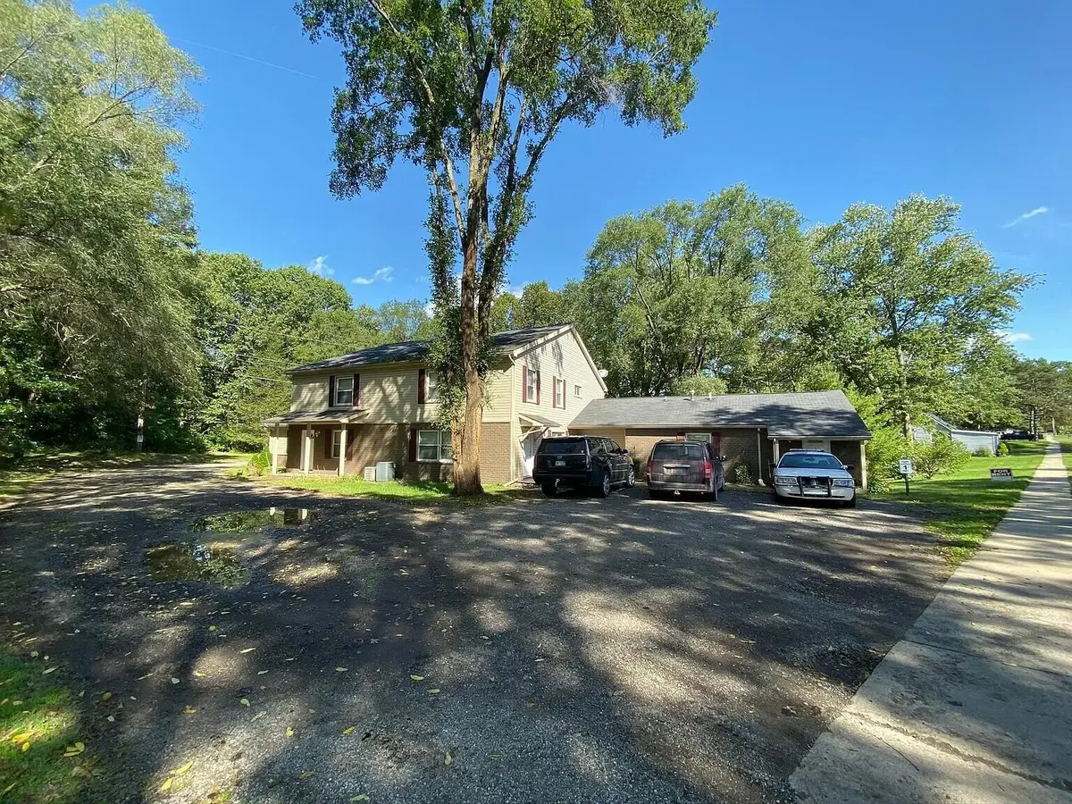 260 W Unadilla ST, Pinckney Vllg, MI 48169