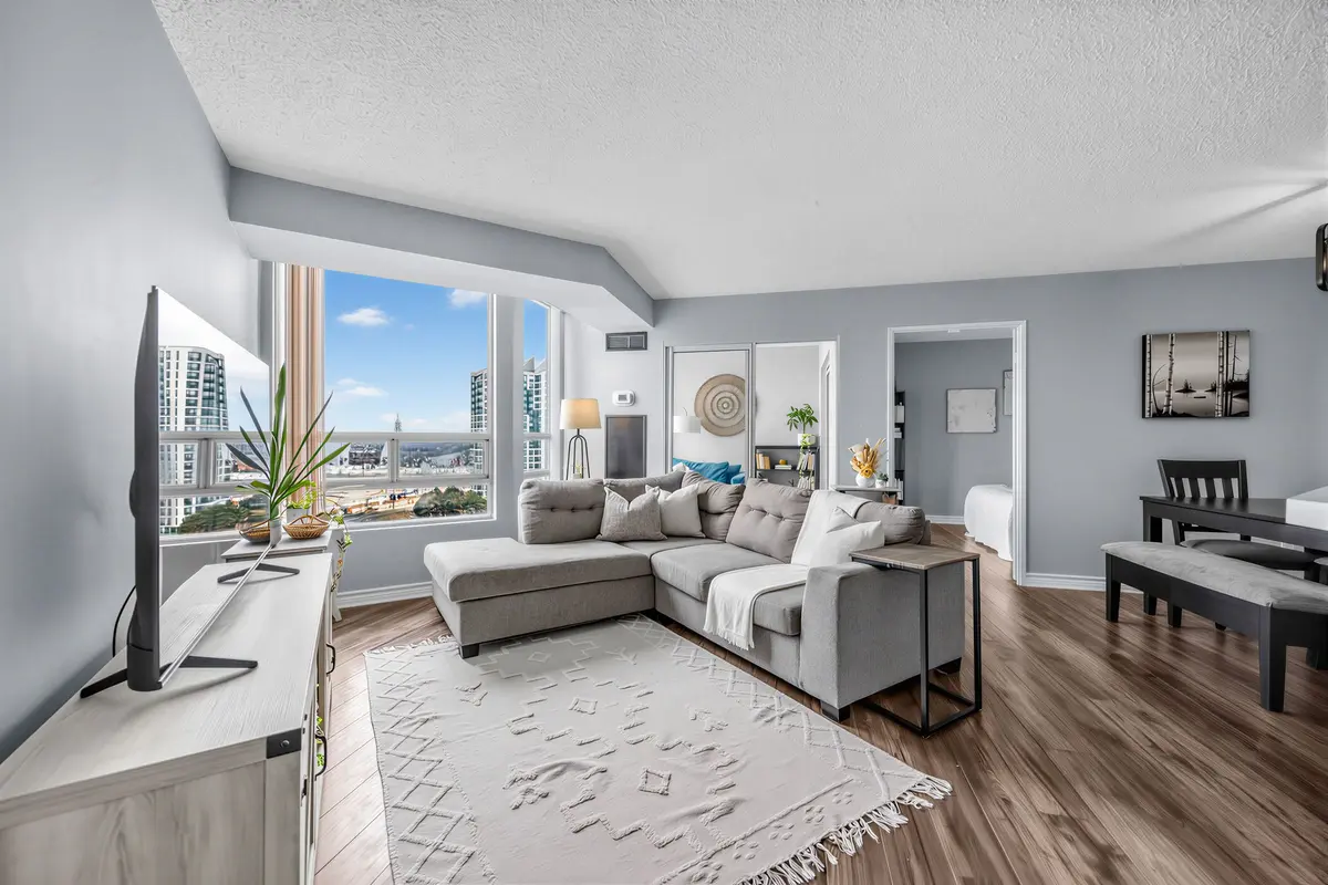 50 Kingsbridge Garden CIR #1410, Mississauga, ON L5R 1Y2