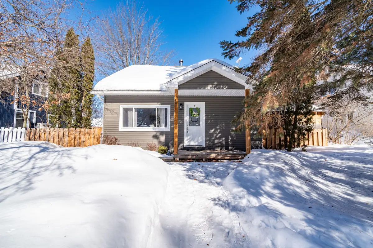 13 Spruce CRES, Deep River, ON K0J 1P0