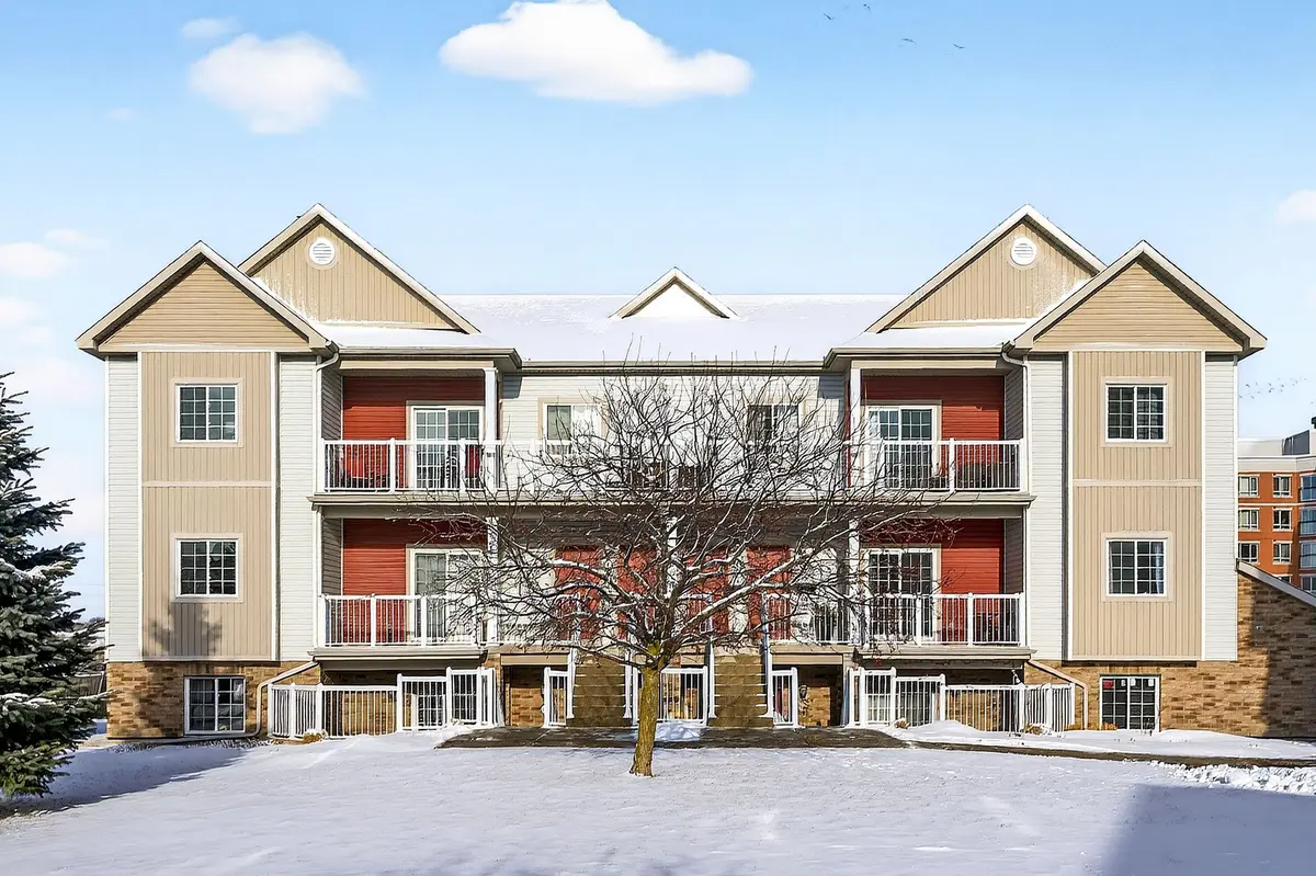 101 Artesa Private #K, Kanata, ON K2S 0J8