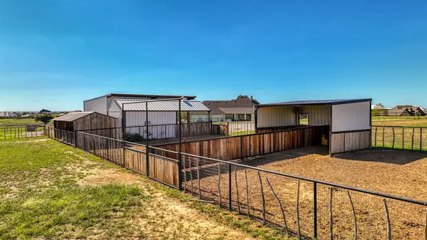 127 Trace Drive, Weatherford, TX 76087
