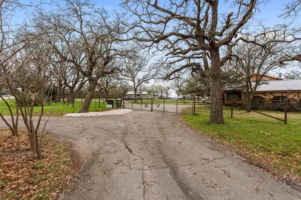 2602 Fm 1195, Mineral Wells, TX 76067