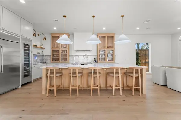 9000 Forest Hills Boulevard, Dallas, TX 75218