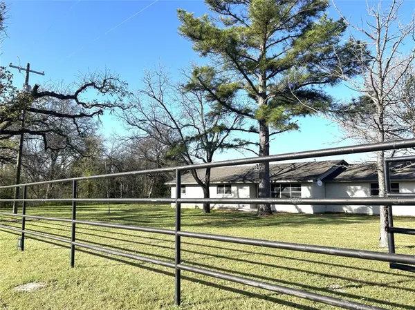 6132 S Interstate 35 W, Alvarado, TX 76009