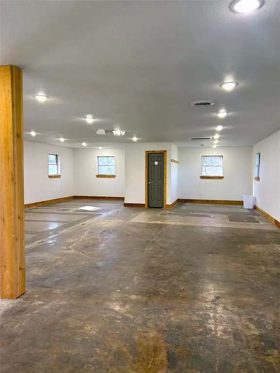 6132 S Interstate 35 W, Alvarado, TX 76009