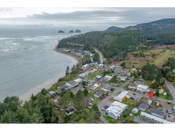 4955 CRAB AVE, Tillamook, OR 97141