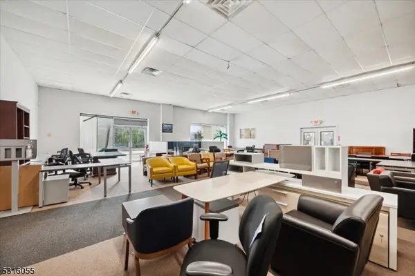 152-160 Route22, Green Brook Twp., NJ 08812