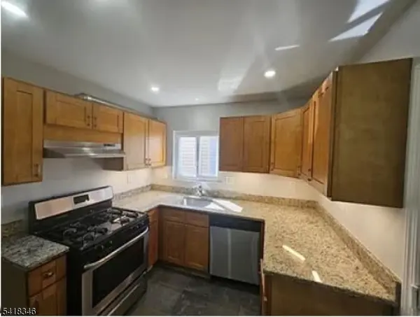 437 Elm St #3R, Kearny Town, NJ 07032