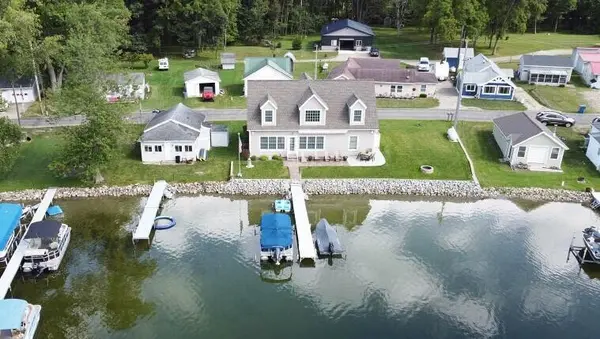 243 E Rose RD, Ovid Twp, MI 49036