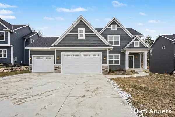 3768 Eastern AVE NE, Plainfield Twp, MI 49525