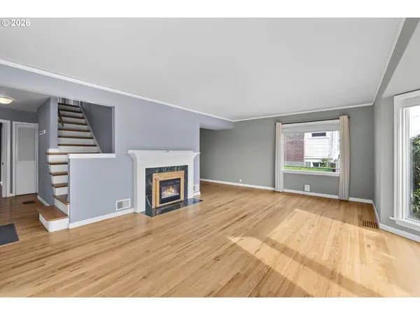 2412 E 6TH ST, Vancouver, WA 98661