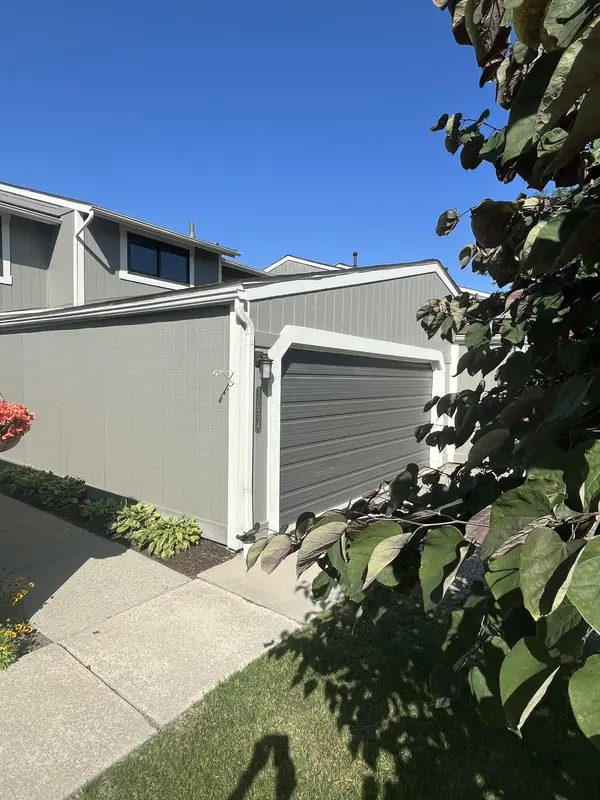 1054 Bristol CT, Northville City, MI 48167