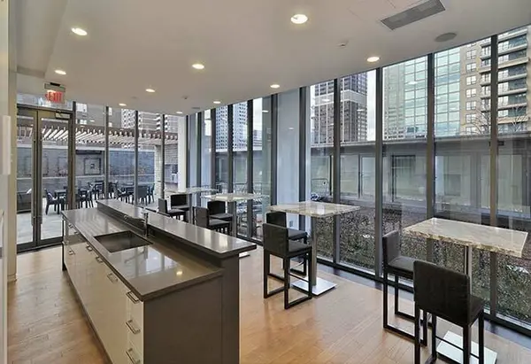 33 Charles ST E #3902, Toronto C08, ON M4Y 0A2