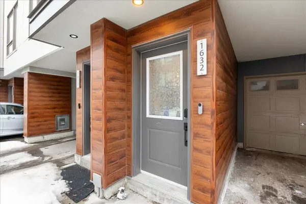 1632 Pleasure Valley PATH N, Oshawa, ON L1G 4X8