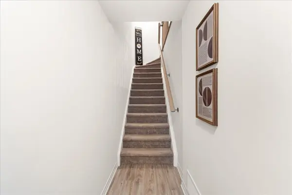 1632 Pleasure Valley PATH N, Oshawa, ON L1G 4X8