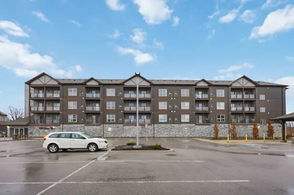 110 Grew BLVD #311, Georgina, ON L0E 1L0