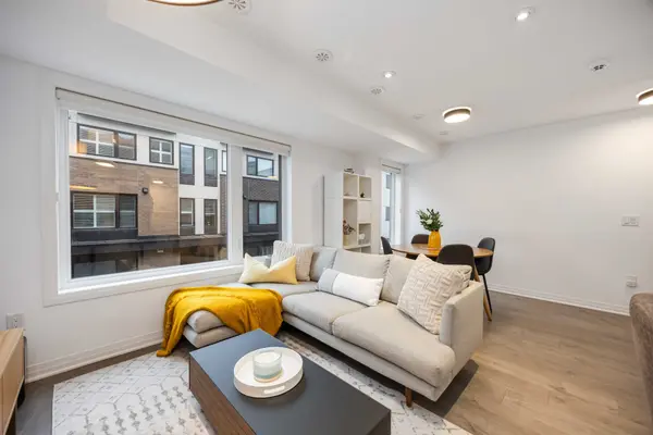 142 William Duncan RD #7, Toronto W05, ON M3K 0C1