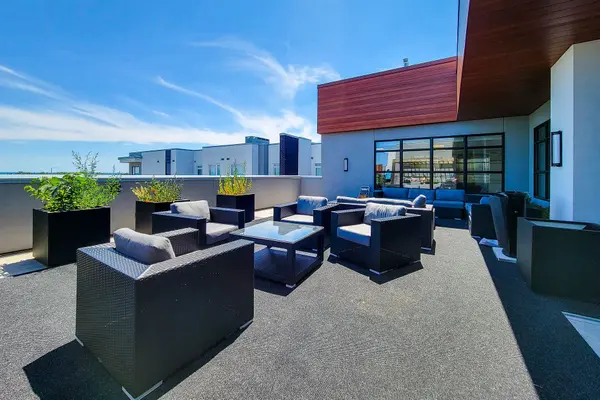 320 Plains RD E #212, Burlington, ON L7T 2C8