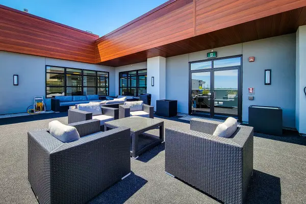 320 Plains RD E #212, Burlington, ON L7T 2C8