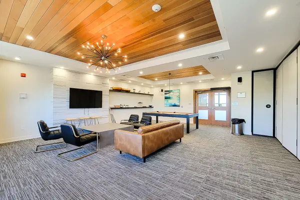 320 Plains RD E #212, Burlington, ON L7T 2C8