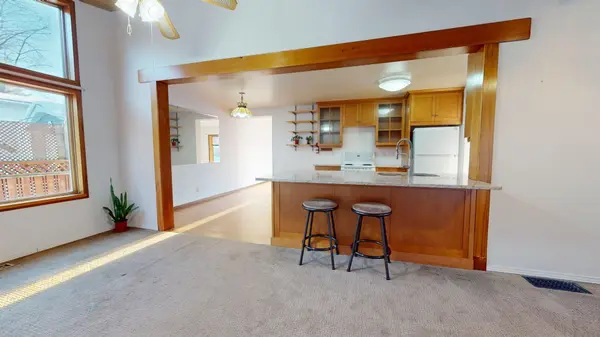 146 Old Colony RD, Kanata, ON K2L 1M4