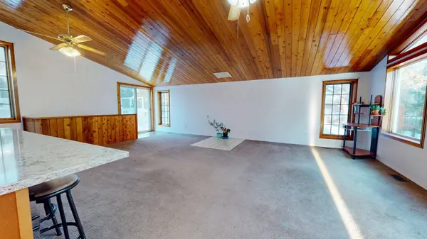 146 Old Colony RD, Kanata, ON K2L 1M4