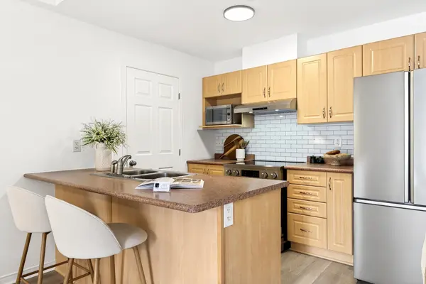 101 Artesa Private #K, Kanata, ON K2S 0J8