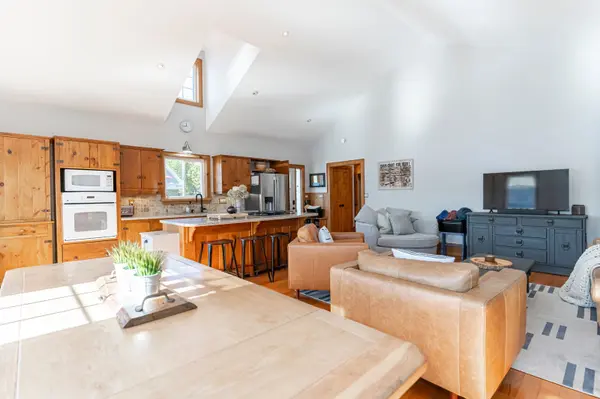 3978 South Portage RD, Huntsville, ON P1H 2J3