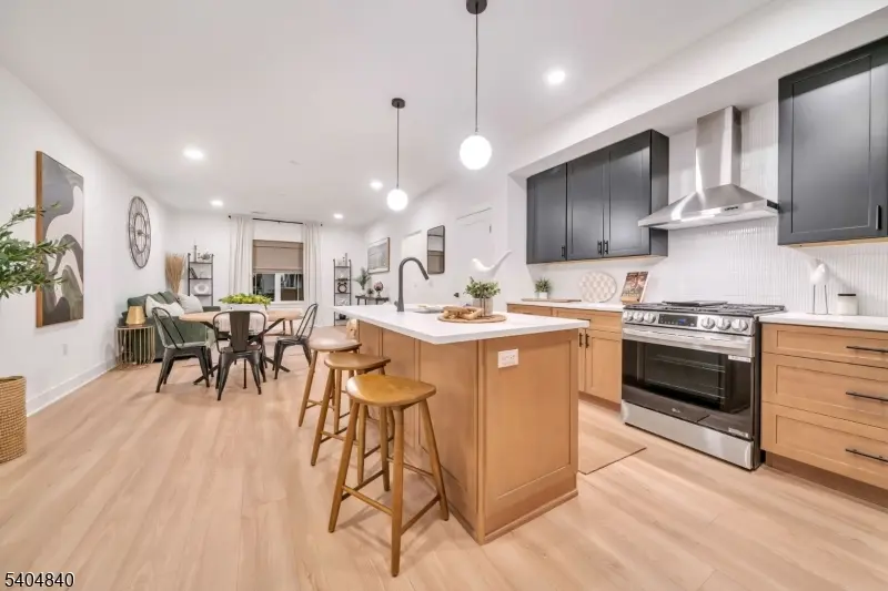 301 Encampment Ct, Montville Twp., NJ 07082