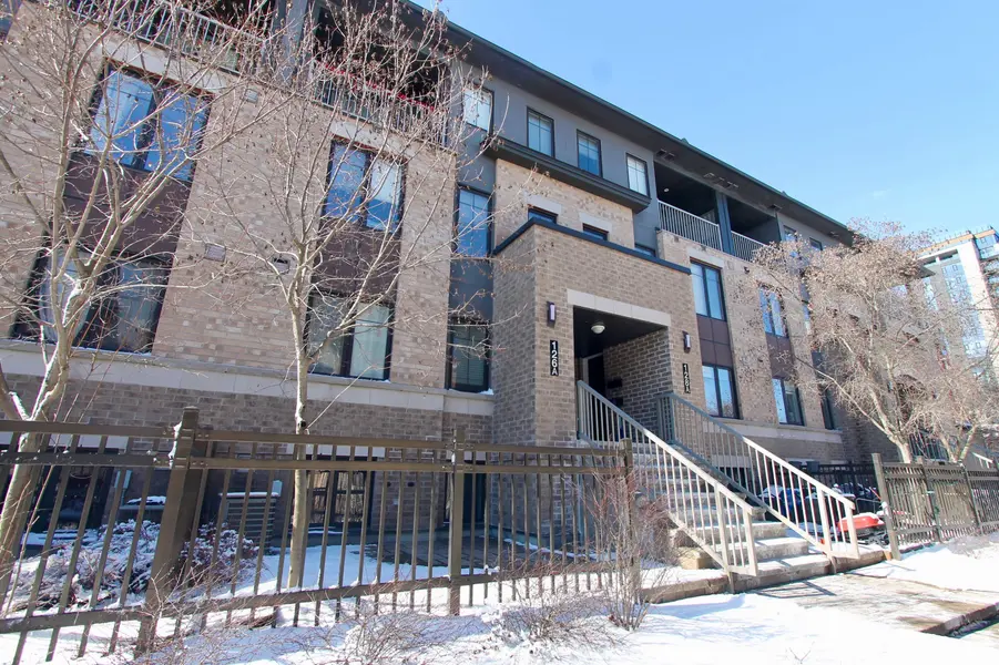 126A Lindenshade DR, Barrhaven, ON K2J 5R5