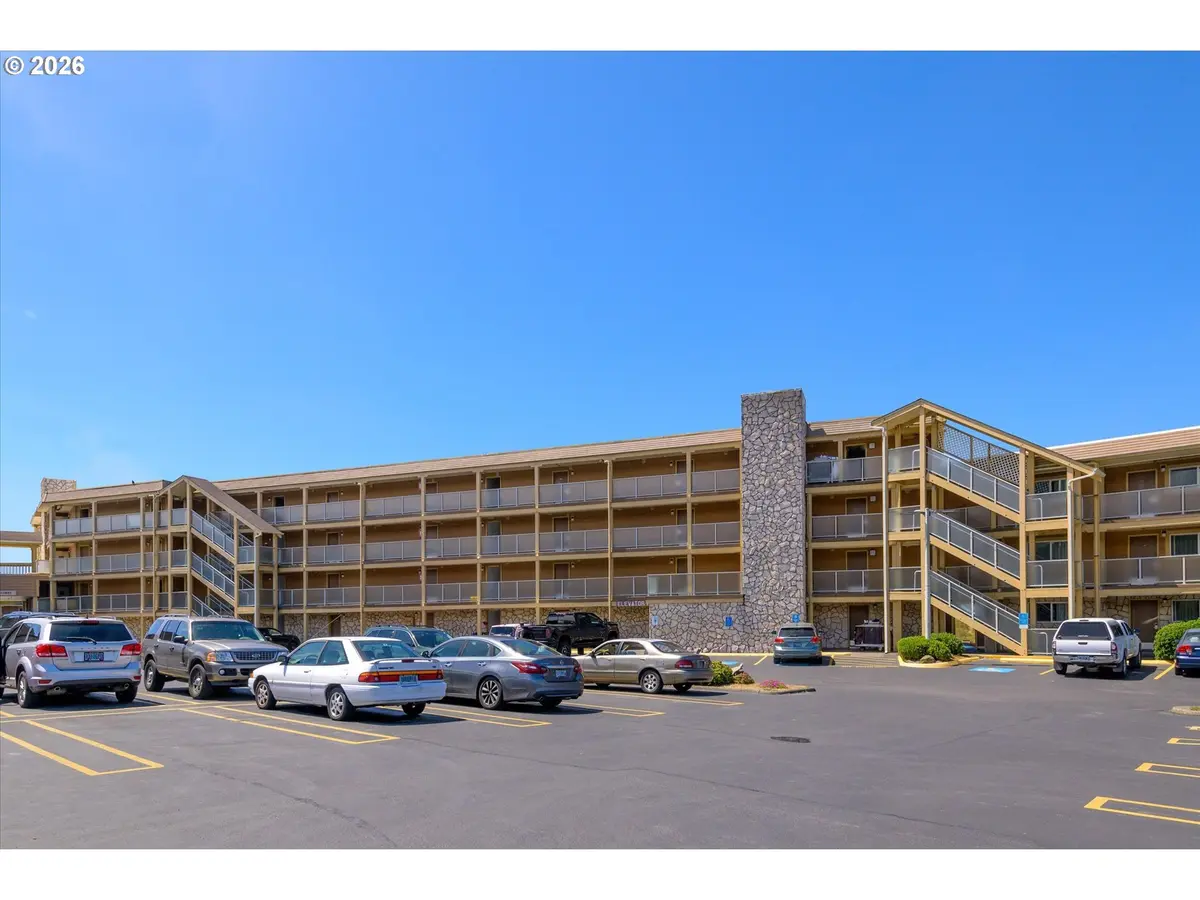 88416 1ST AVE #322, Florence, OR 97439