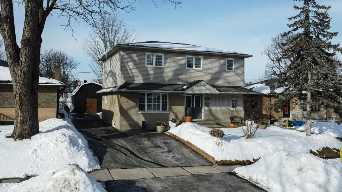 48 Rideout ST, Ajax, ON L1S 1P8