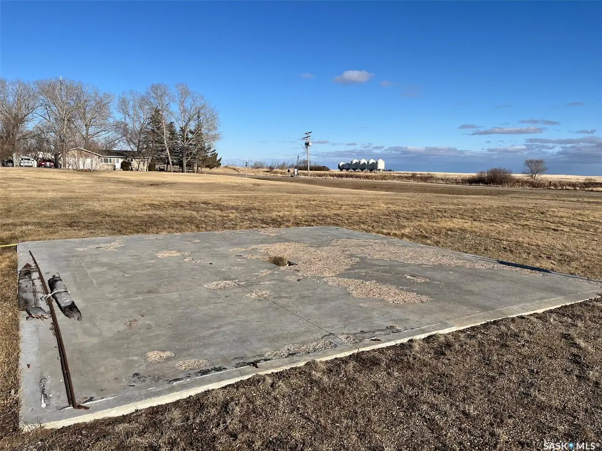 21 Adelaide STREET, Manor, SK S0C 1R0