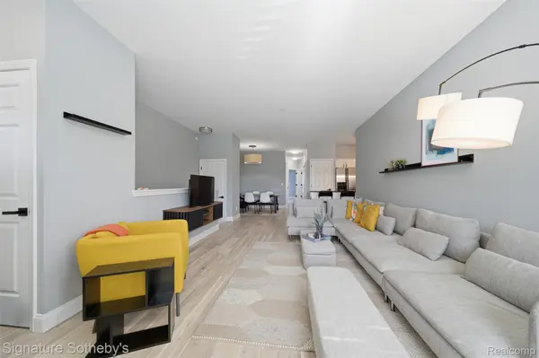 41614 Hamlet LN #57, Novi, MI 48375