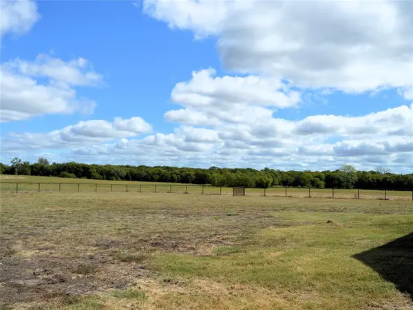 2055 County Road 2185, Klondike, TX 75448