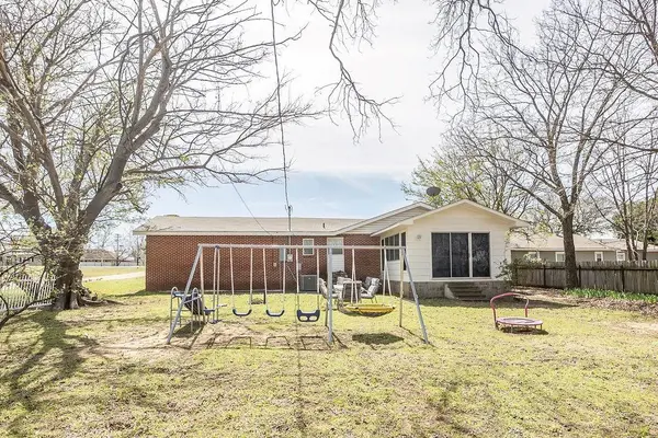 809 E Highway 82, Nocona, TX 76255