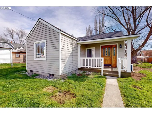 255 COLLEGE ST, Adams, OR 97810